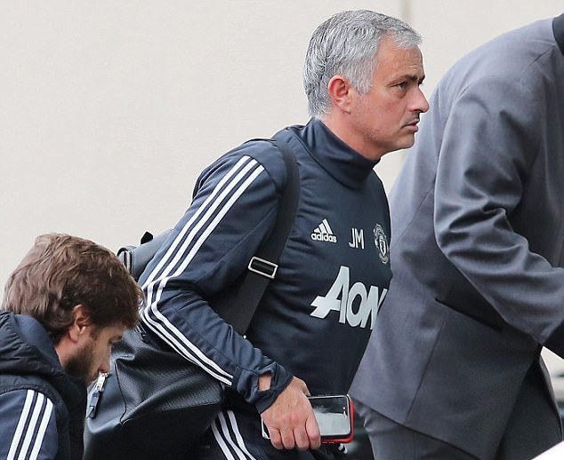 Rooney đụng độ đồng đội cũ ở Man Utd tại khách sạn Lowry - Bóng Đá