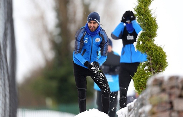 Mahrez tập chiêu lạ  - Bóng Đá