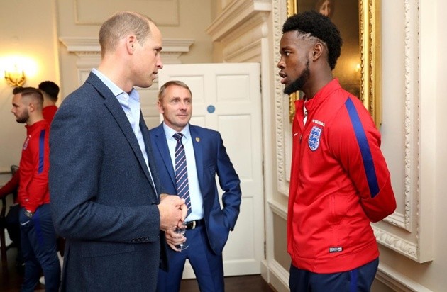 Dàn sao U20 Anh vinh dự diện kiến hoàng tử William  - Bóng Đá