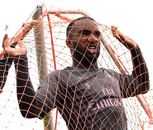 Đòi xé rách lưới, Lacazette thôi không chấp nhận làm kép phụ - Bóng Đá