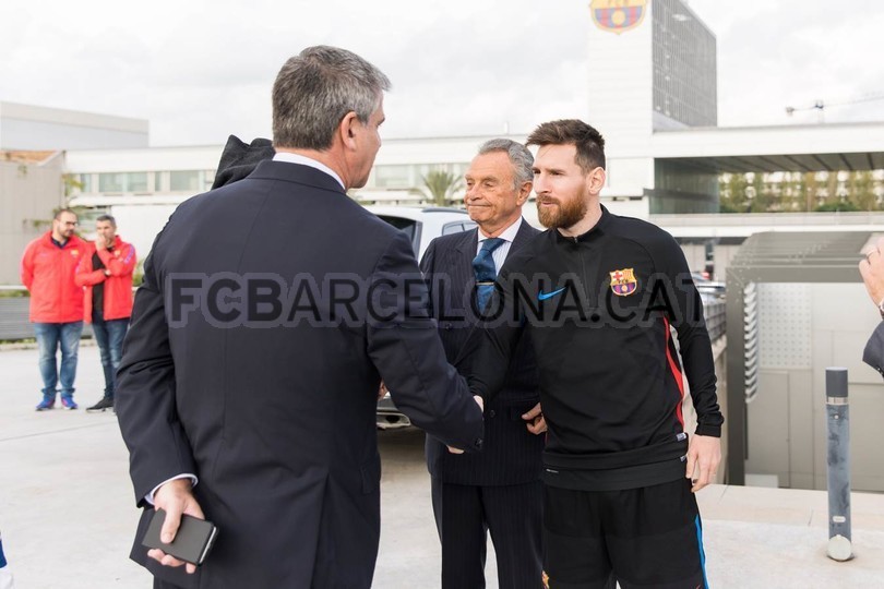 Leo Messi giành giải thưởng tưởng nhớ Aldo Rovira  - Bóng Đá