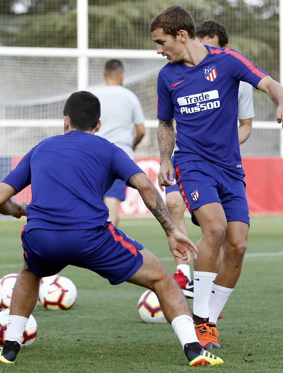 Lên đường về nhà, Hazard vẫn tỏ rõ vai trò thủ lĩnh - Bóng Đá