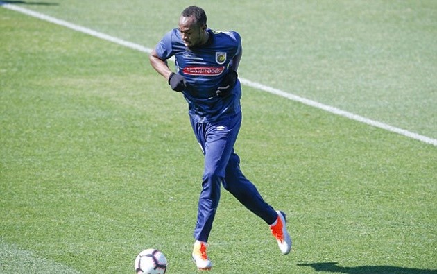 Usain Bolt khiêu chiến với truyền thông khi thử việc ở Australia - Bóng Đá