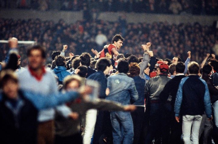 Neymar xăm hình người nhện - Bóng Đá