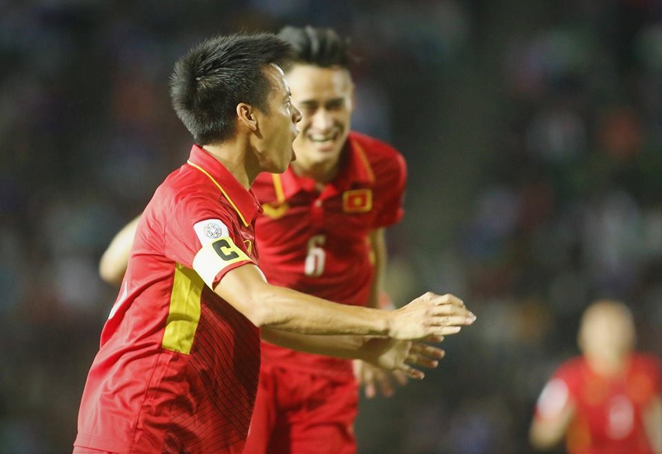 Vươn lên top 4, Wenger vẫn bị CĐV khắp thế giới 