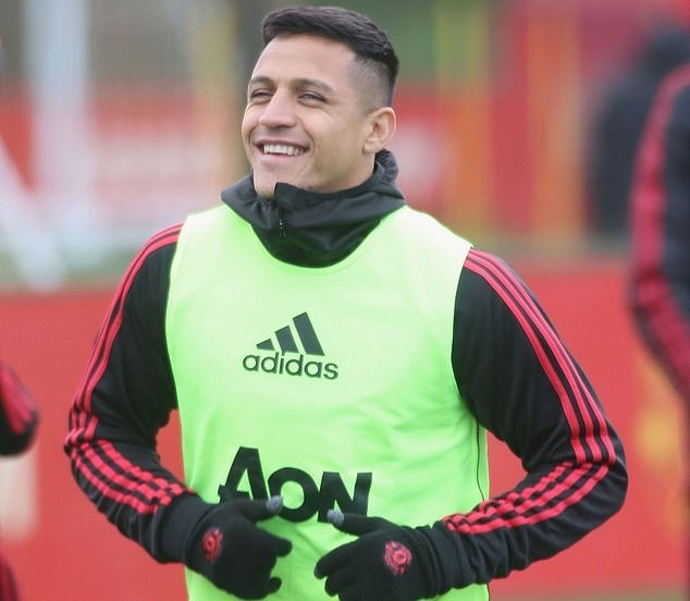 MU tập luyện - Bóng Đá