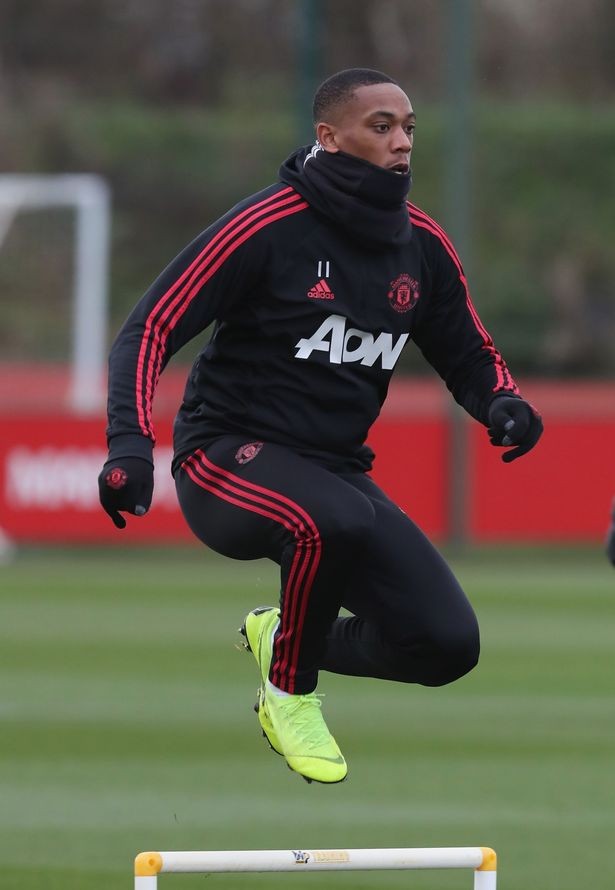 Manchester City planning £80 million summer raid on English defensive duo    - Bóng Đá