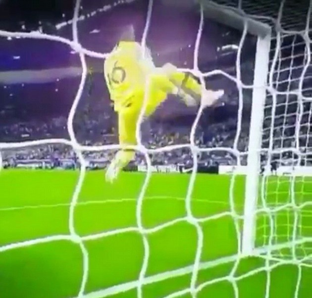 Sir Alex đến sân tập - Bóng Đá