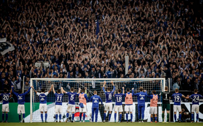 Schalke 3-1 Stuttgart: Hoàng đế xanh cho Thiên nga phơi xác - Bóng Đá
