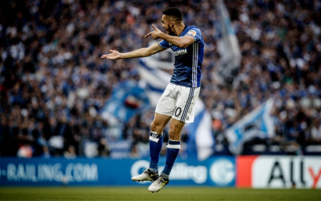 Schalke 3-1 Stuttgart: Hoàng đế xanh cho Thiên nga phơi xác - Bóng Đá
