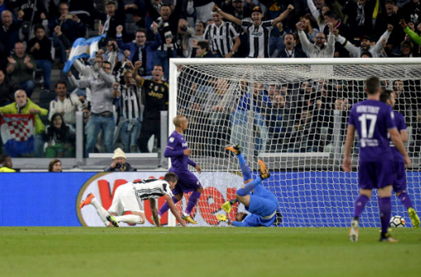 Juventus 1-0 Fiorentina: Higuain không 'cô đơn' - Bóng Đá