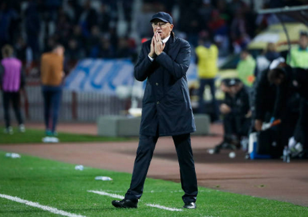 Serbia 'nghẹt thở' đến World Cup, Matic ôm hôn đồng đội cũ - Bóng Đá