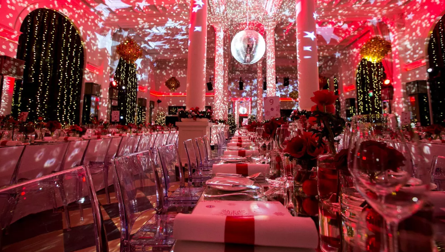 Dàn sao Bayern lịch lãm dự Giáng Sinh sớm cùng 'nửa kia' - Bóng Đá