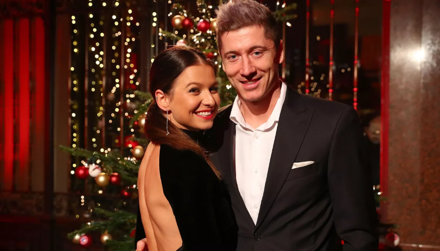 Dàn sao Bayern lịch lãm dự Giáng Sinh sớm cùng 'nửa kia' - Bóng Đá