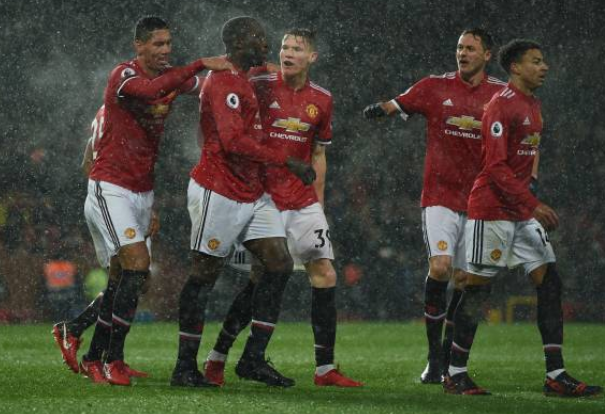 Mưa như trút nước trong khoảnh khắc Lukaku phá lưới Bournemouth - Bóng Đá