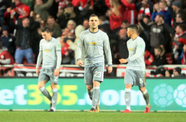Mourinho mặt cắt không còn giọt máu sau khoảnh khắc định mệnh - Bóng Đá