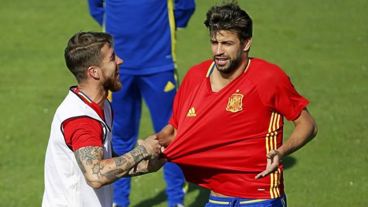 Ramos - Pique: Khi Tom và Jerry nhìn về một hướng - Bóng Đá