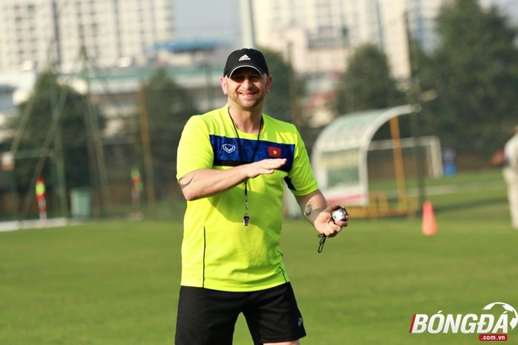 HLV Hoàng Anh Tuấn loại công thần, xuất hiện “nhân tố bí ẩn” tại U19 Việt Nam - Bóng Đá