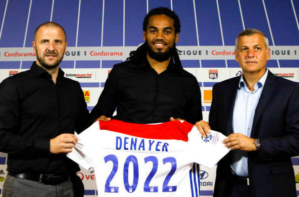 'Kẻ du mục' của Man City rạng rỡ ra mắt CLB mới - Bóng Đá