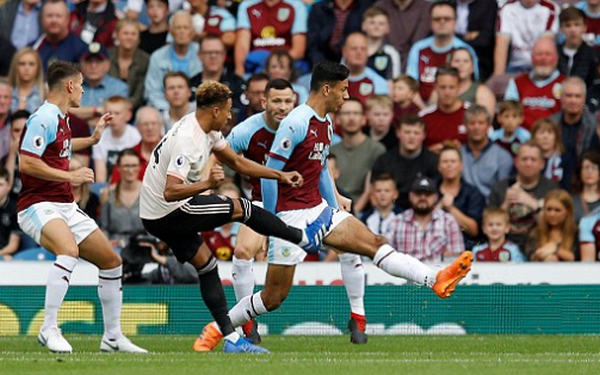 TRỰC TIẾP Burnley 0-0 Man Utd: Lingard suýt ghi bàn (H1) - Bóng Đá