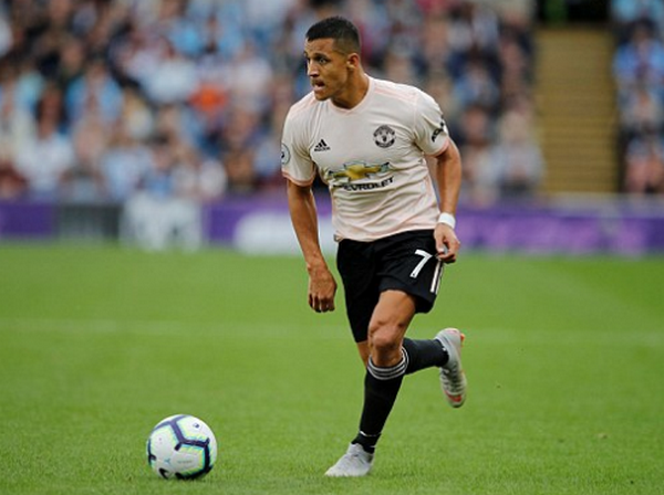 Hai tay đẩy Mourinho, Bailly quyết tâm vùng chạy khỏi người thầy - Bóng Đá