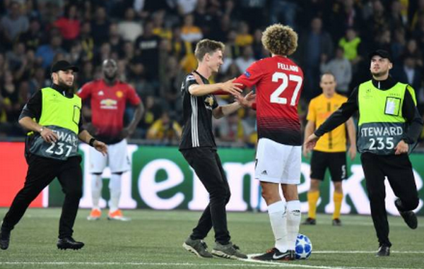 'Ibrahimovic' làm loạn trong chiến thắng của Man United - Bóng Đá