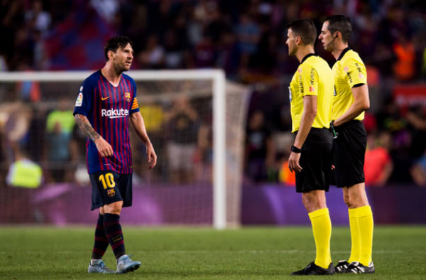 Đứt mạch toàn thắng, Messi 'hỏi tội' người này đầu tiên - Bóng Đá