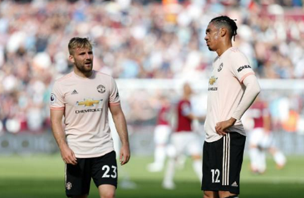 Có một Pogba rất đáng thương trên băng ghế dự bị - Bóng Đá