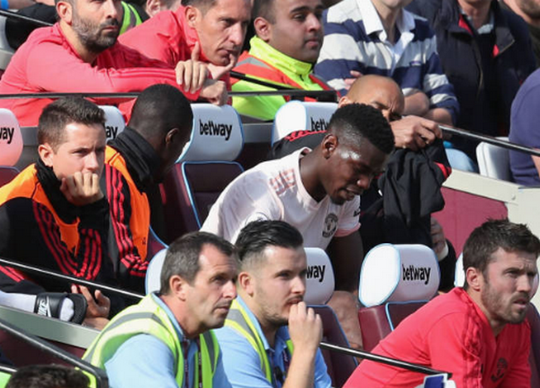 Có một Pogba rất đáng thương trên băng ghế dự bị - Bóng Đá