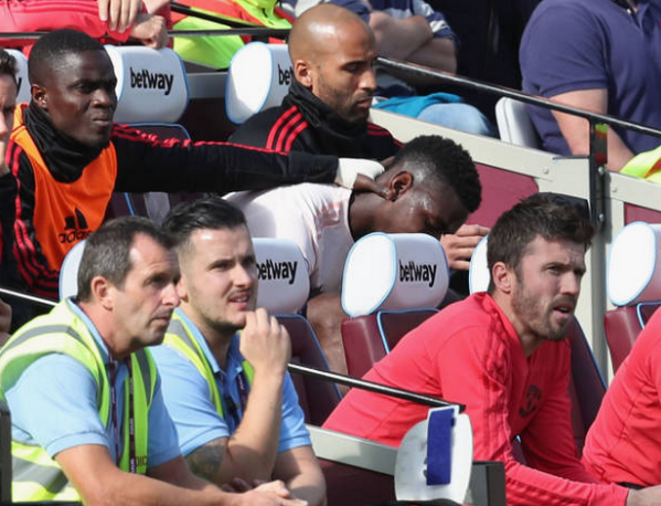 Có một Pogba rất đáng thương trên băng ghế dự bị - Bóng Đá