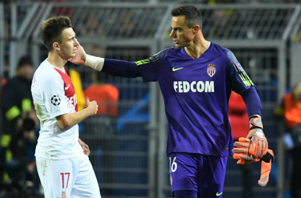 Golovin mặt như mếu khi cầu thủ này rời sân - Bóng Đá