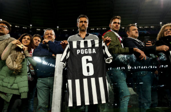 CĐV Juve làm điều không tưởng với Paul Pogba - Bóng Đá