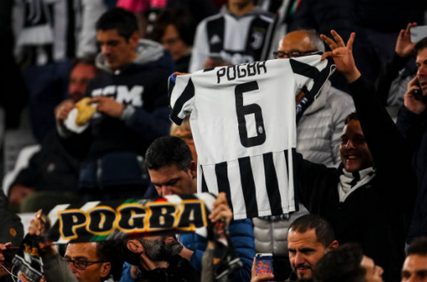 CĐV Juve làm điều không tưởng với Paul Pogba - Bóng Đá