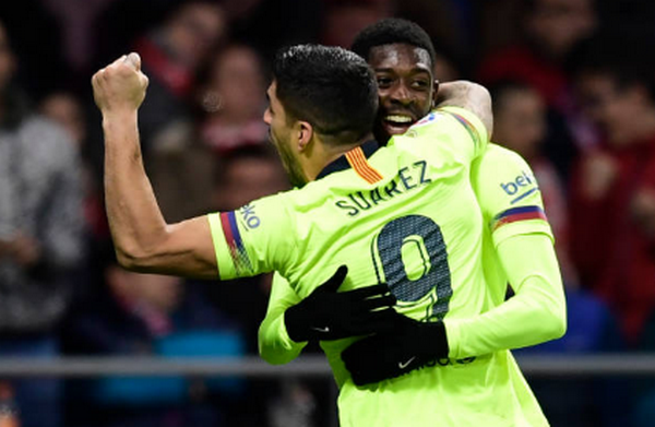 Khán đài 'nín thở' vì hành động này của Pique - Bóng Đá