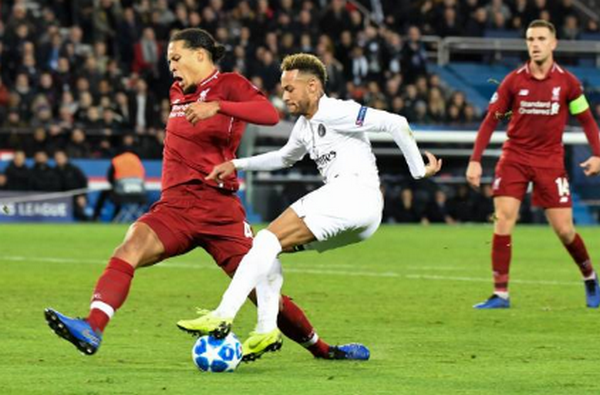 Neymar biến Alisson thành 'vật tế thần' trong lễ ăn mừng chiến thắng - Bóng Đá