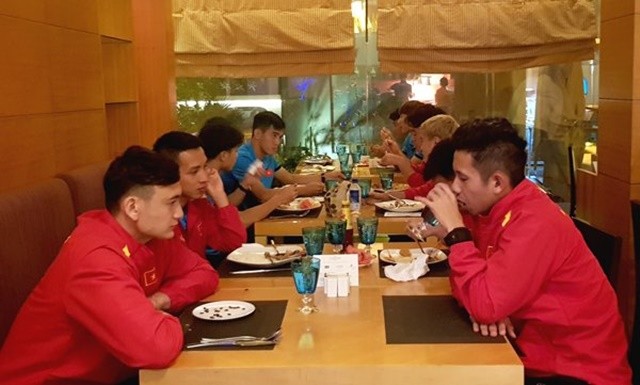 ĐT Việt Nam tích cực làm quen nhịp độ sinh học tại Qatar - Bóng Đá