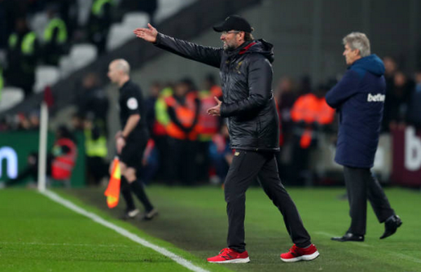 Không thể giữ bình tĩnh, Klopp 'gây sự' với nhiều người - Bóng Đá