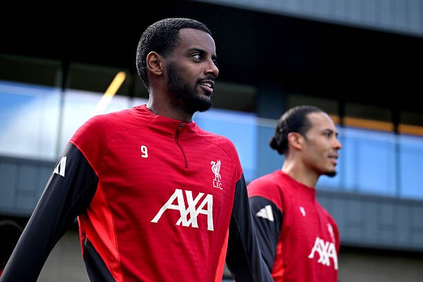 Van Dijk biết rõ tài năng của Isak.