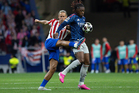 Marcos Llorente (6.7): Hiệp một đầy khó khăn khi phải lùi sâu phòng ngự, nhưng Llorente đã bùng nổ trong hiệp hai khi được đẩy cao đá wing-back. Chính nỗ lực dứt điểm của anh đã khiến hậu vệ đối phương mắc lỗi dẫn đến quả phạt đền giúp Atletico gỡ hòa.