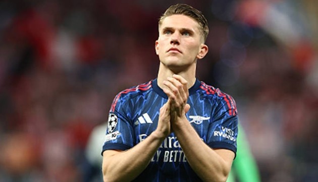 Tiền đạo cắm: Viktor Gyokeres - 7.5 điểm Cầu thủ xuất sắc nhất bên phía Arsenal. Anh tự mình mang về quả phạt đền và thực hiện thành công để mở tỷ số trận đấu. Gyokeres luôn là mối đe dọa thường trực với hàng thủ Atletico nhờ sức mạnh và khả năng càn lướt ấn tượng trước khi rời sân trong hiệp hai.