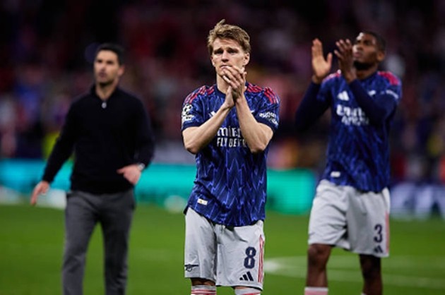Tiền vệ: Martin Odegaard - 6.1 điểm Đội trưởng Arsenal đóng vai trò kết nối lối chơi trong hiệp một và có một cơ hội dứt điểm bị chặn lại. Anh bị thay ra sớm sau khi đối thủ có bàn gỡ hòa, một quyết định thay người gây nhiều sự tò mò của HLV Arteta khi Arsenal vẫn đang cần sự sáng tạo của anh.