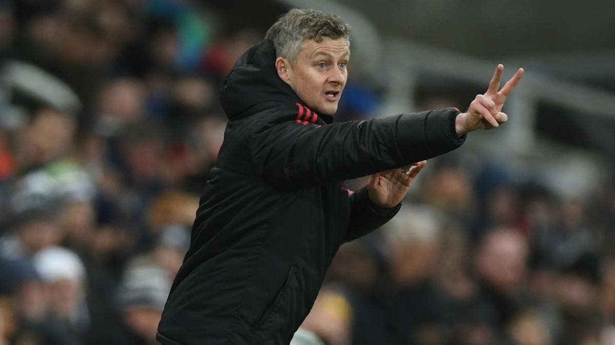 Ole Gunnar Solskjaer sẽ trao cho Ed Woodward một 