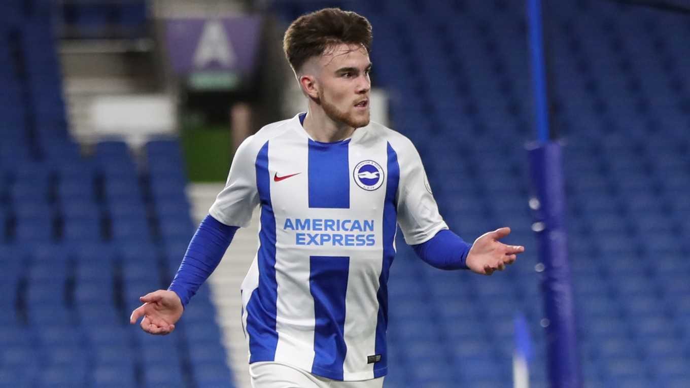 Celtic interested in signing Aaron Connolly - Bóng Đá