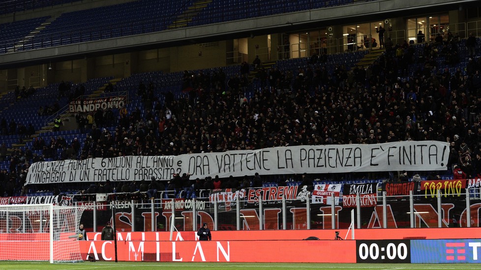 Anh em nhà Donnarumma rớt nước mắt trong ngày bị CĐV 'đuổi cổ' - Bóng Đá