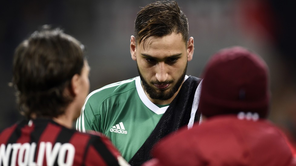 Anh em nhà Donnarumma rớt nước mắt trong ngày bị CĐV 'đuổi cổ' - Bóng Đá