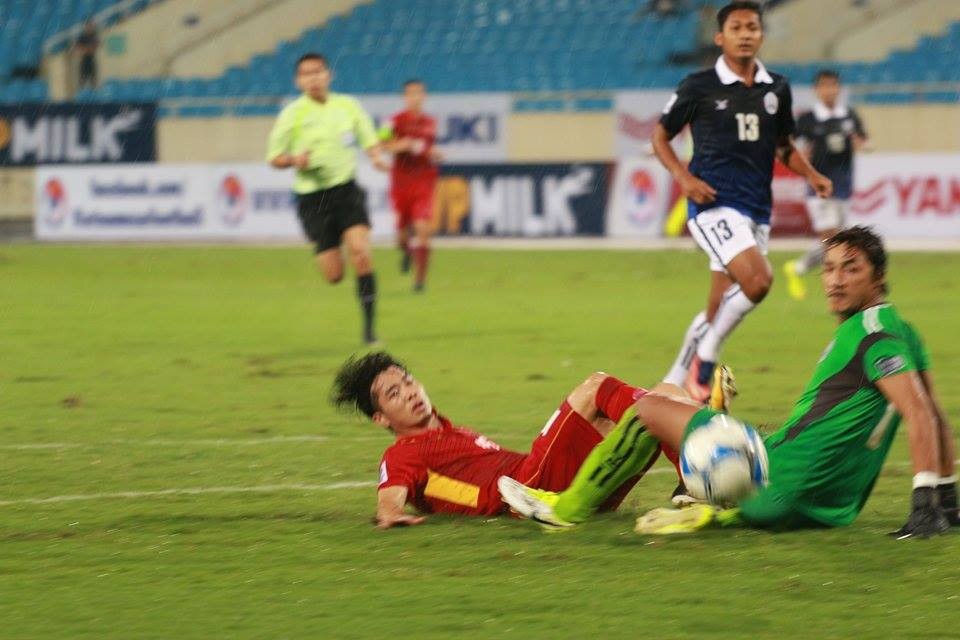 TRỰC TIẾP: Việt Nam 1-0 Campuchia: Bỏ lỡ nhiều cơ hội (Hết hiệp một) - Bóng Đá