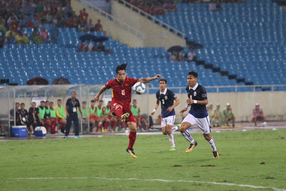 TRỰC TIẾP: Việt Nam 4-0 Campuchia: Công Phượng đã nổ súng (Hiệp hai) - Bóng Đá