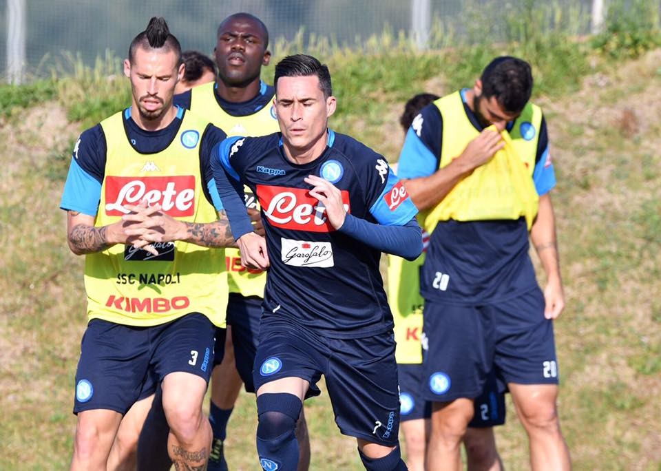 Napoli rèn quân trước giờ tiếp đón 'kẻ thách đấu' - Bóng Đá