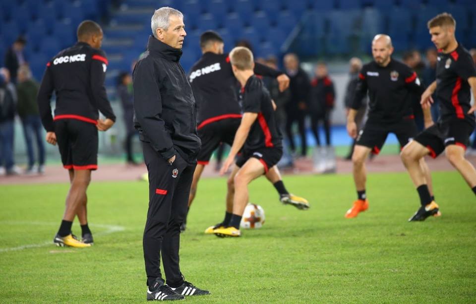 Trở về quê hương, Balotelli được fan nữ vây quanh - Bóng Đá