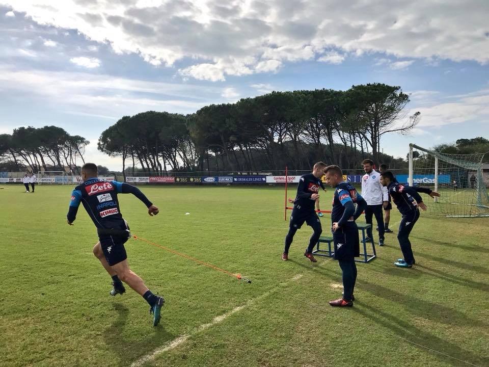 Đánh bại Shakhtar, dàn sao Napoli rủ nhau đi 'hóa trang' - Bóng Đá